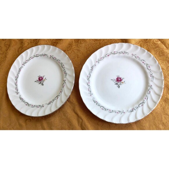 Set of Two Vintage Royal Swirl Fine China Plates by Fine China of Japan - Picture 1 of 2